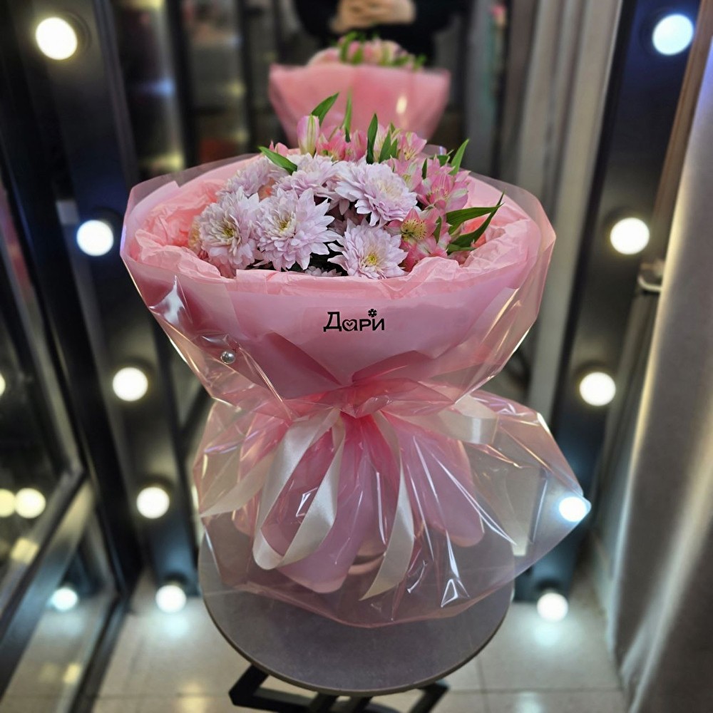 №125 Хризантема с альстромериями в авторской упаковке