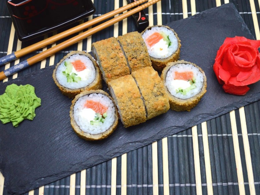 Ролл в темпуре с Лососем