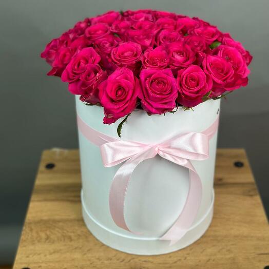 25 роз в шляпной коробке