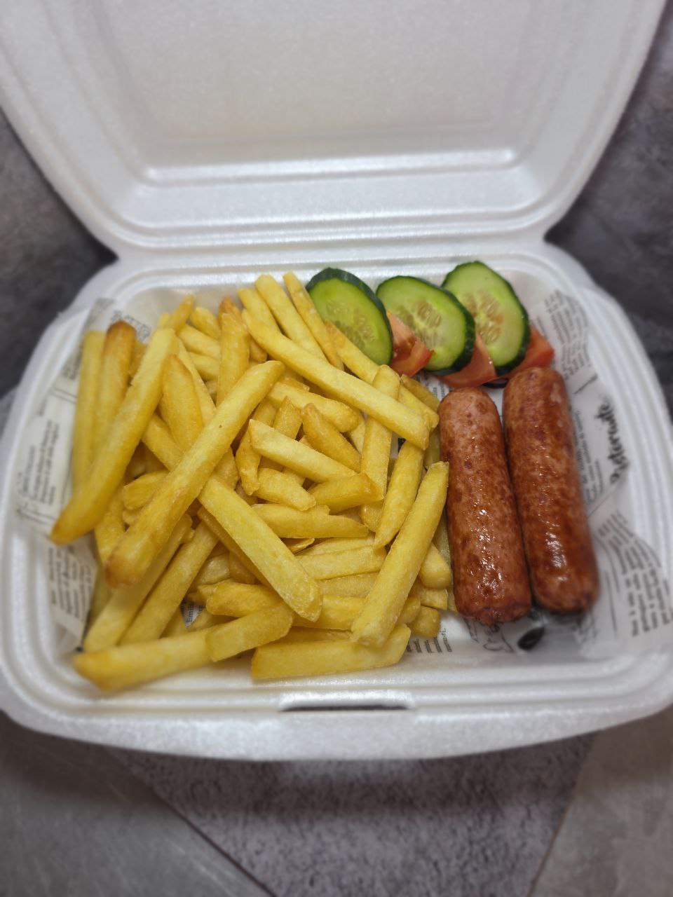 Картофель фри со сливочными сосисками