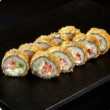 Ролл с креветкой и крабом в темпуре