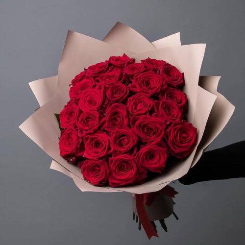 25 роз Red Naomi