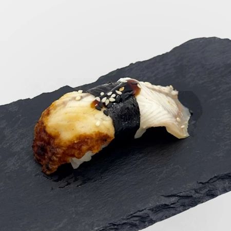 Суши с угрём