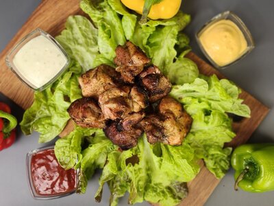 Шашлык из филе куриного бедра 150 г