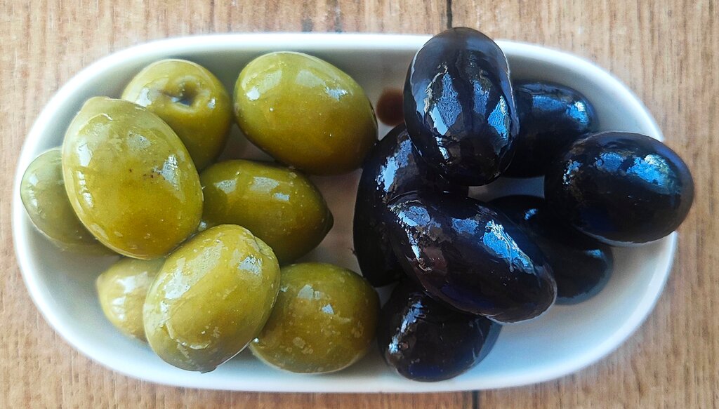 Маслины, оливки