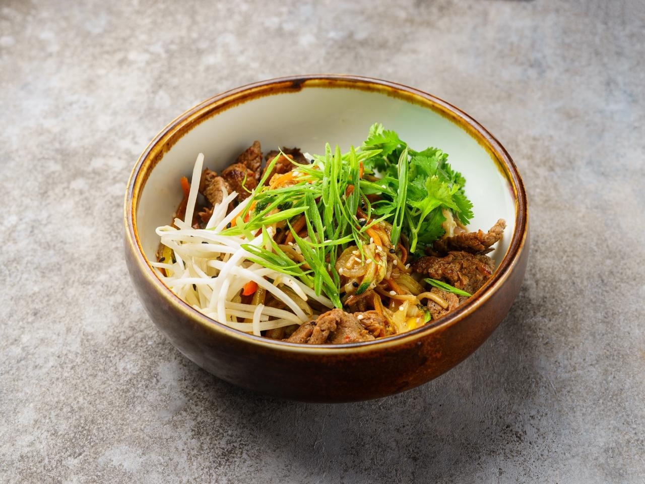Wok говядина Соба