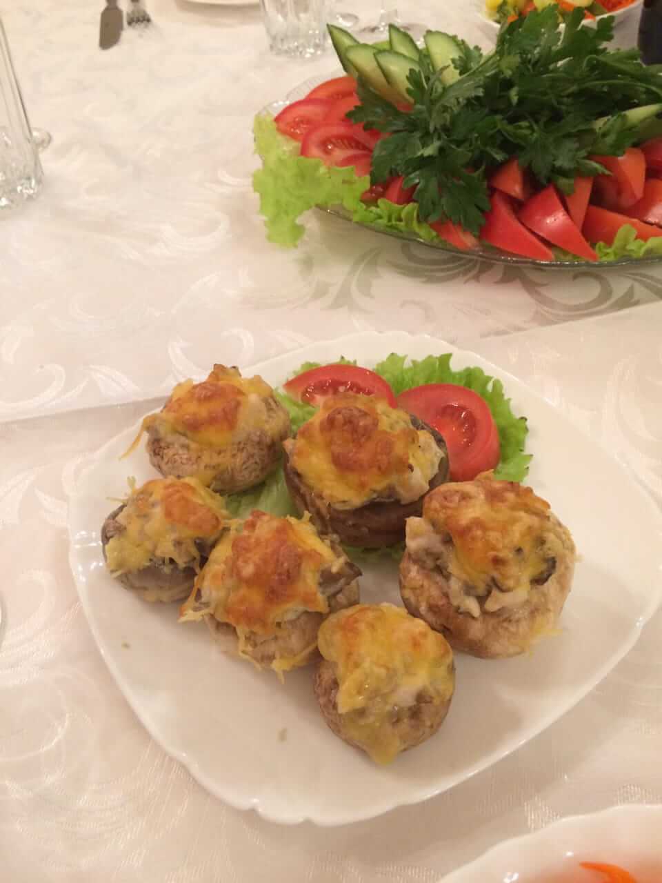Шампиньоны запечённые с куриным филе