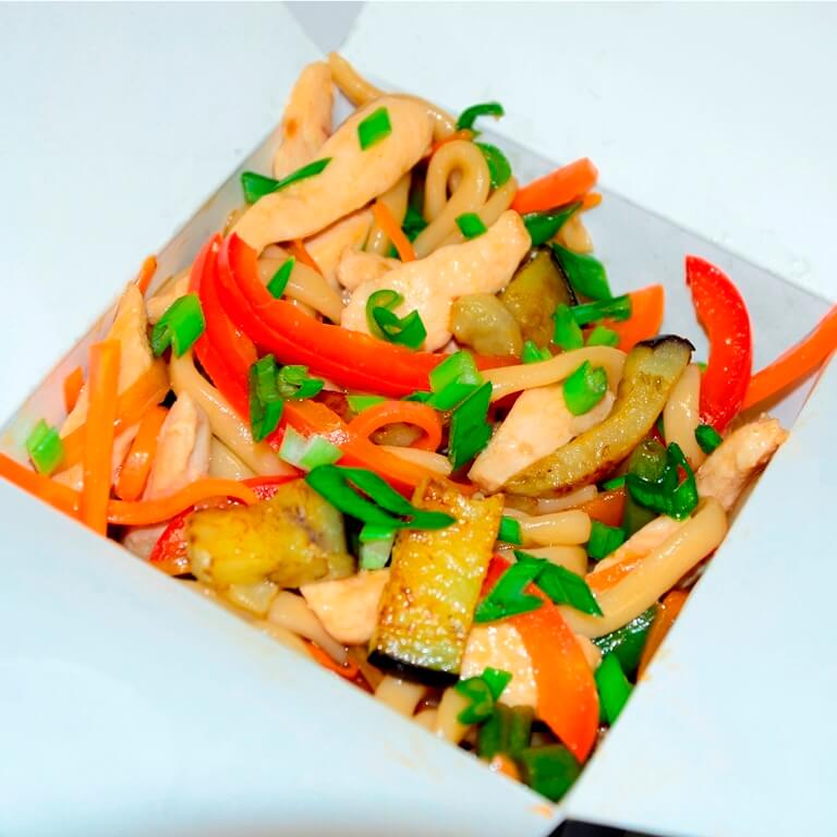 ЛАПША С КУРИЦЕЙ В КИСЛО-СЛАДКОМ СОУСЕ