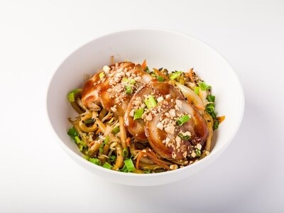 Жареный удон со свиной грудкой