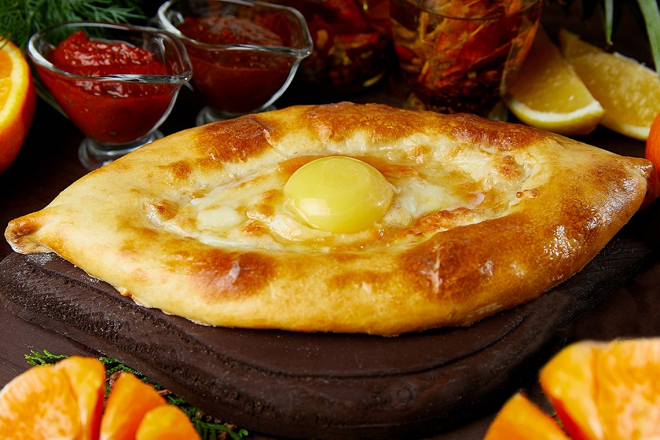 Хачапури по-аджарски