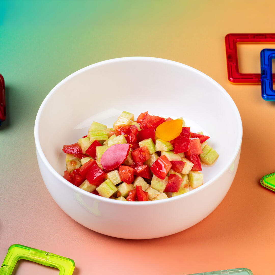 Салат из свежих овощей с растительным маслом