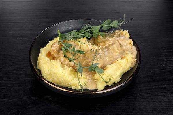 Пюре с курицей в сливочно-арахисовом соусе (на молоке)