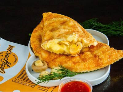 Чебурек с картофелем и грибами
