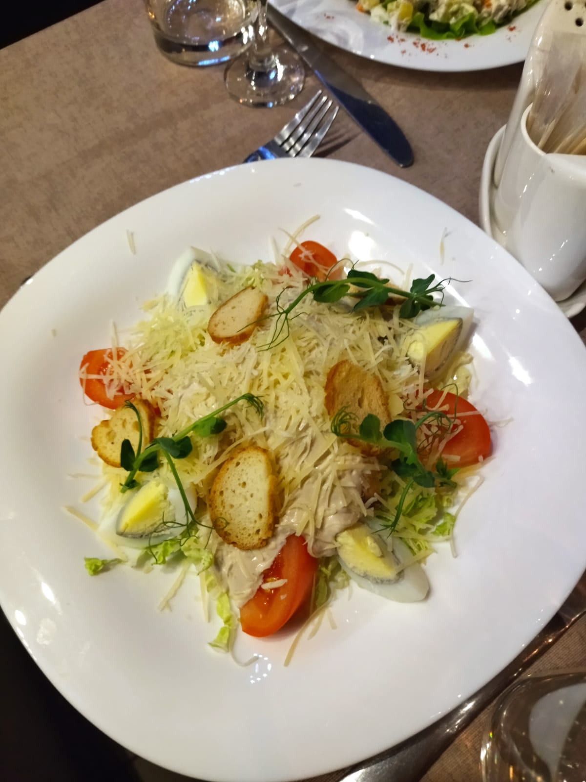Цезарь с курицей