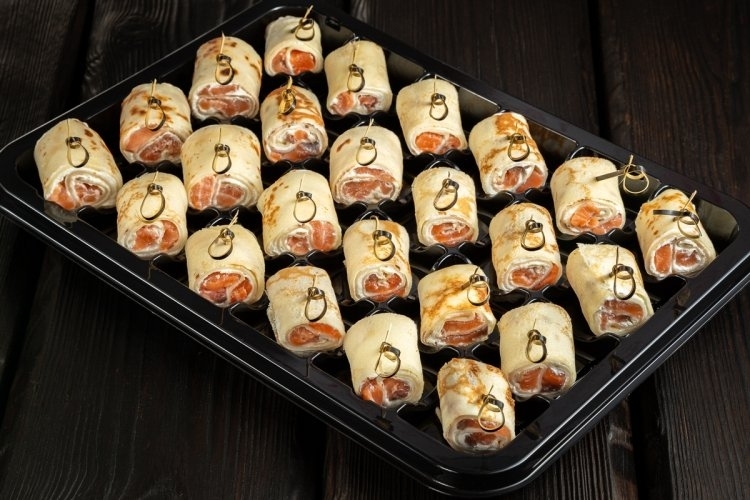 На 2-4 персоны малосольная закуска из семги мини