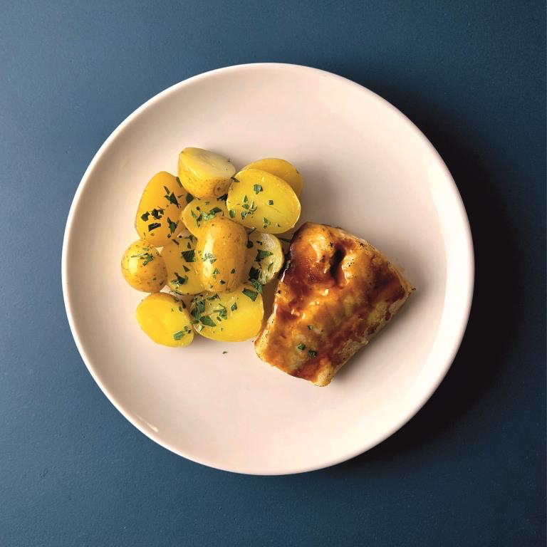 Треска в глазури с картофелем