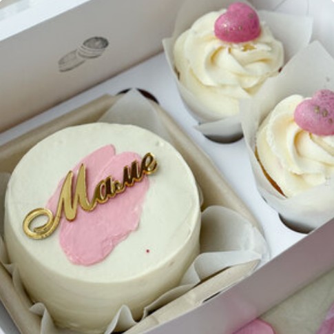 Бенто-торт Маме розовый с топпером и 2 капкейка