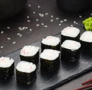 Классический ролл с крабом