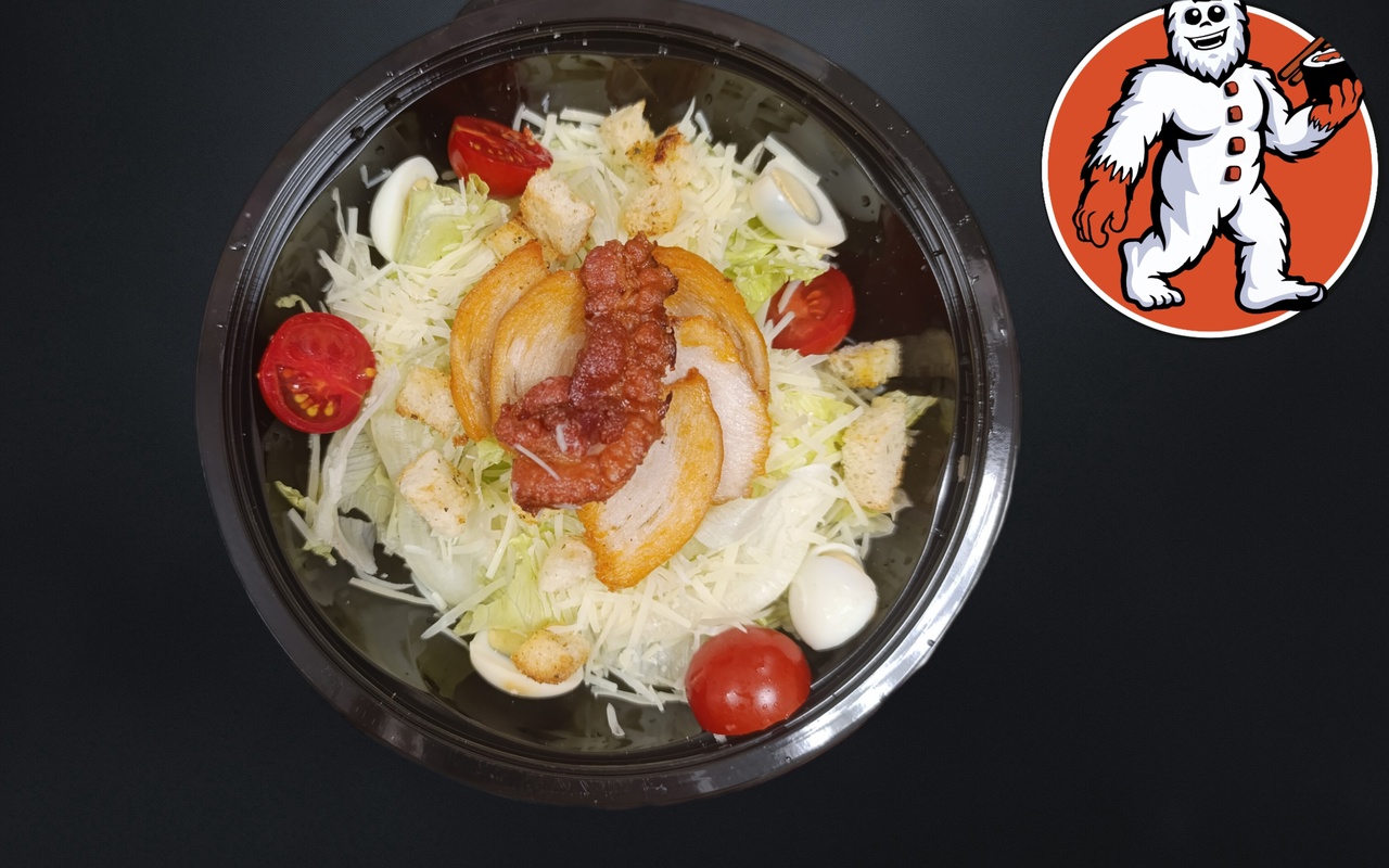 Цезарь с курицей и беконом