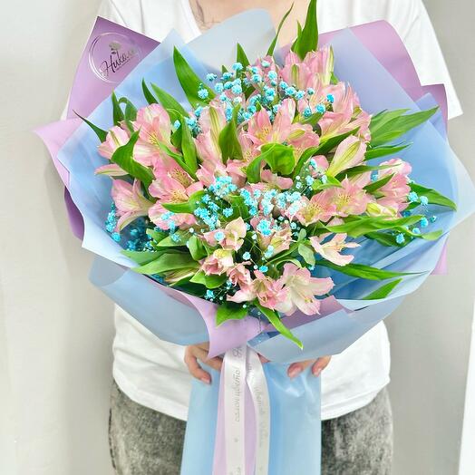 Букет "Буду радовать!" из альстромерий и гипсофилы