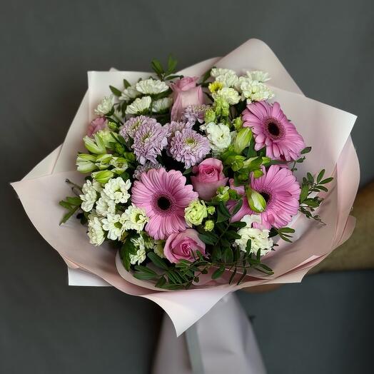Сборный букет в нежной гамме