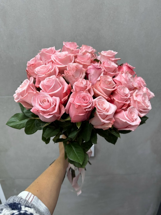 Букет из 25 нежных розовых роз