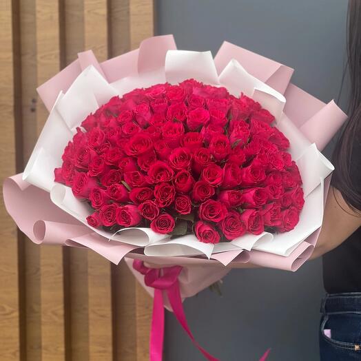 101 Роза красная пышная упаковка