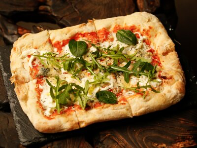 Пицца с 4 видами сыра