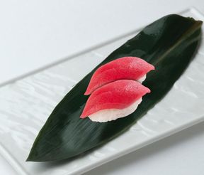 Суши с тунцом