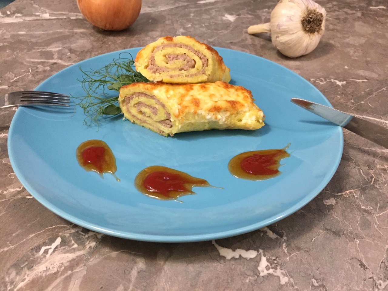 Картофельные рулетики с мясом