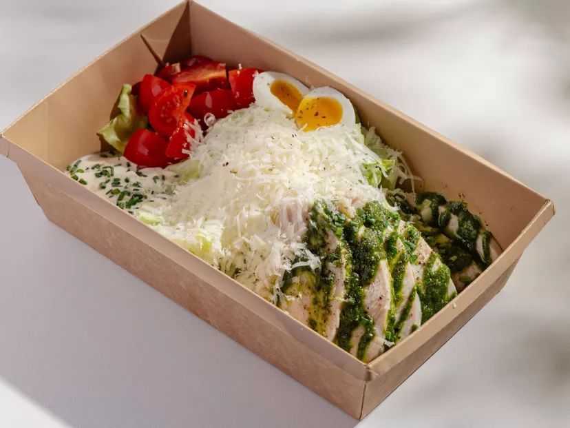 Салат цезарь с курицей