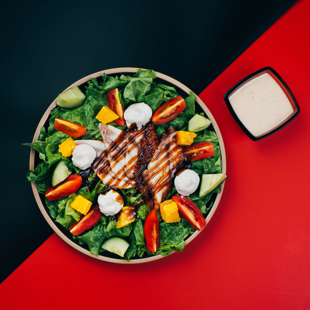 Салат с угрем и апельсином