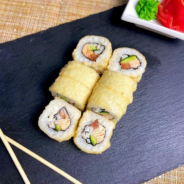 Горячий ролл с кальмаром