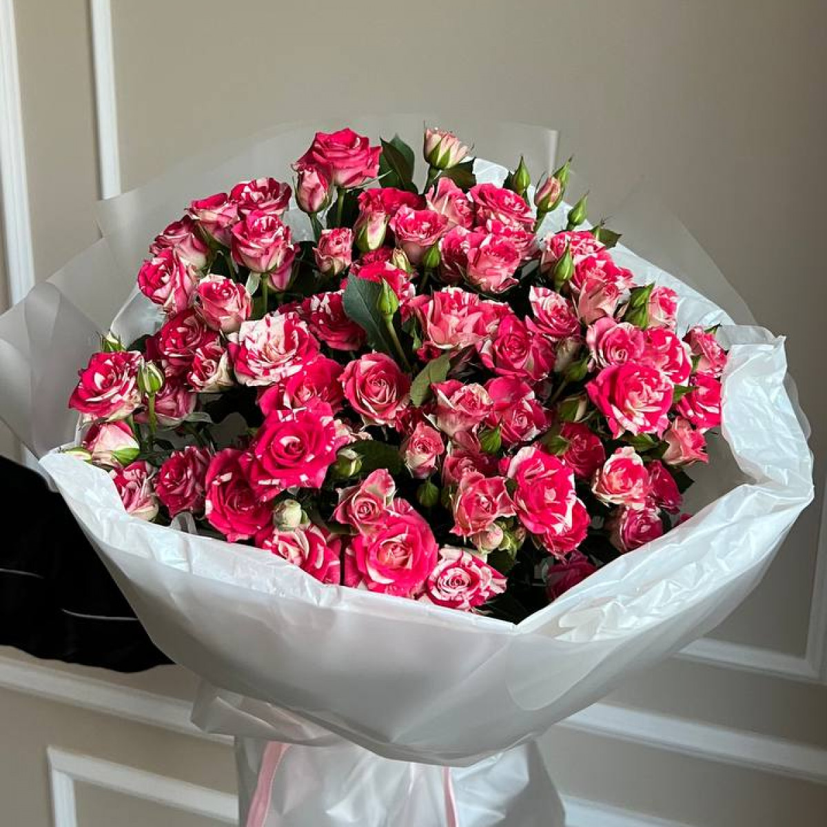 Моно букет из кустовых роз 56 (предзаказ)