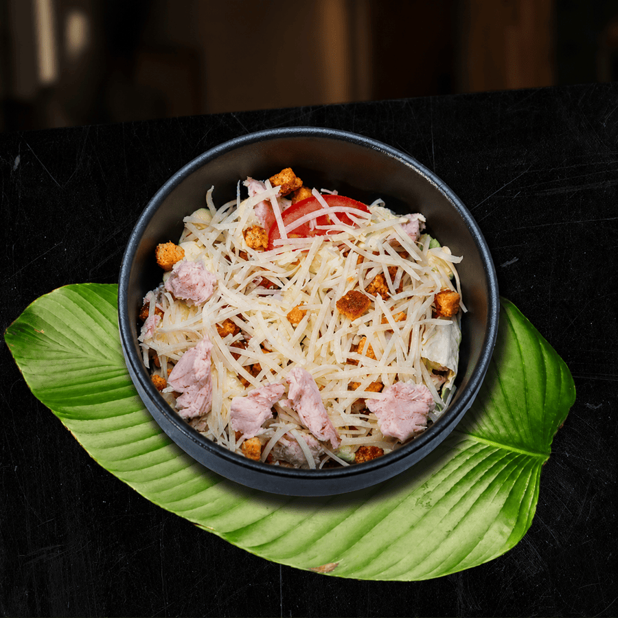 Салат Цезарь с курицей