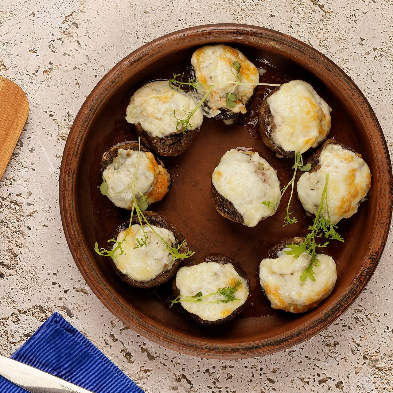 Фаршированные шампиньоны