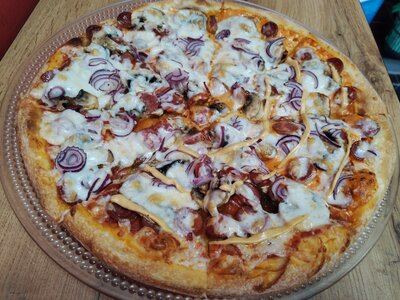 Пицца Охотничья средняя