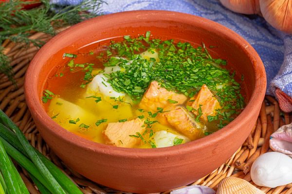 Царская уха с сёмгой и судаком