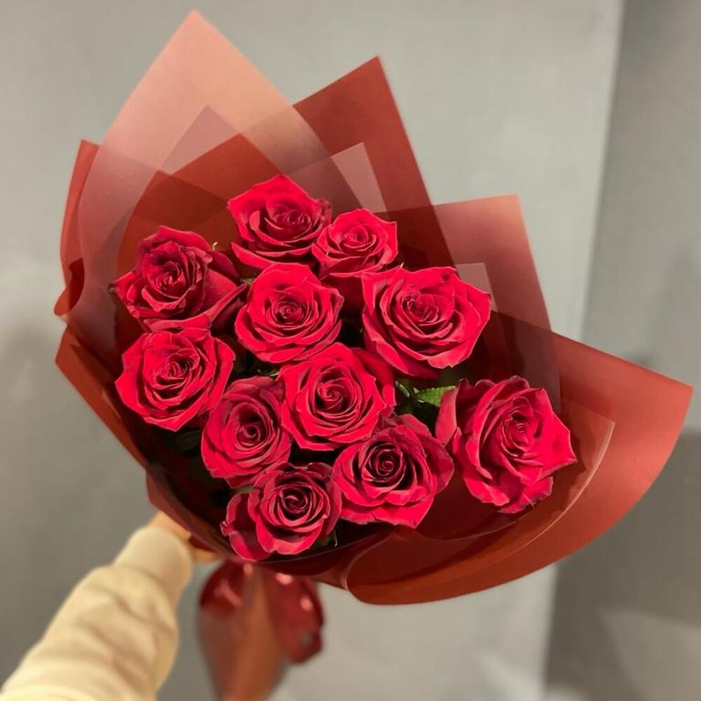11 красных роз