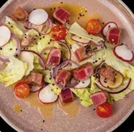 Салат с тунцом