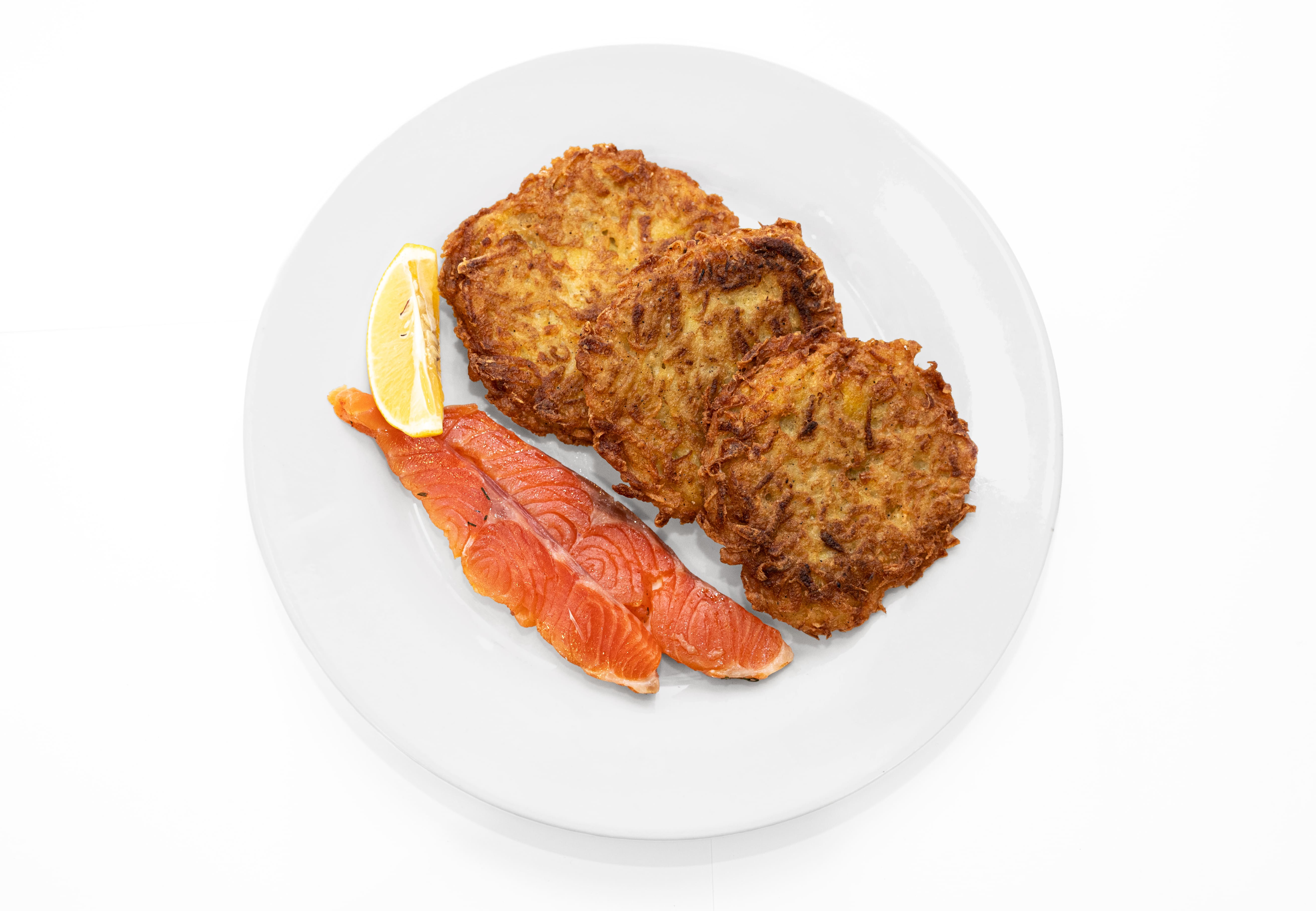 Драники с красной рыбой слабосоленой