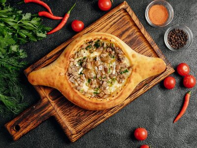 Лодочка с грибами и сыром