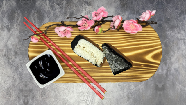 Онигири с угрем (соус грибной)