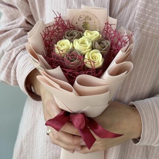 Шоколадный мини букетик с розами