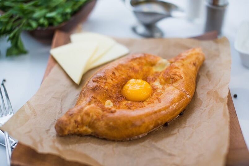 Хачапури по-аджарски