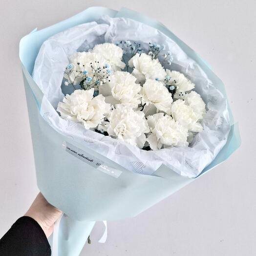 Букет «Небесный» из диантусов и гипсофил