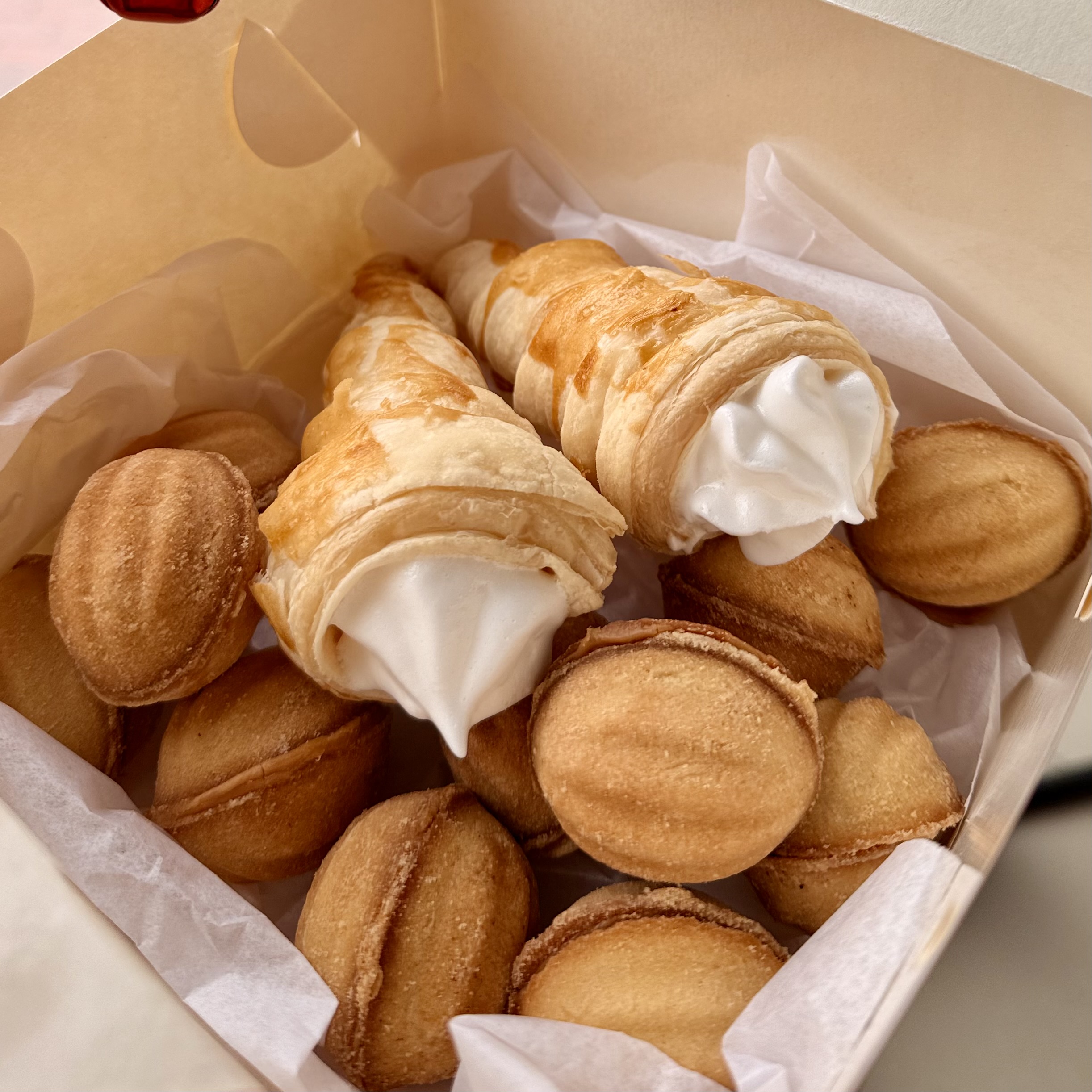 Набор с орешками и трубочками