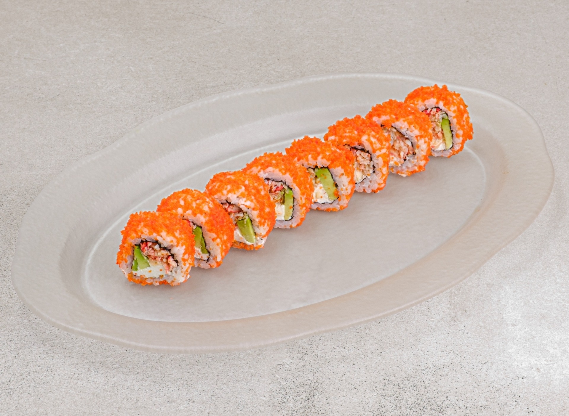 Ролл Калифорния с камчатским крабом в масаго