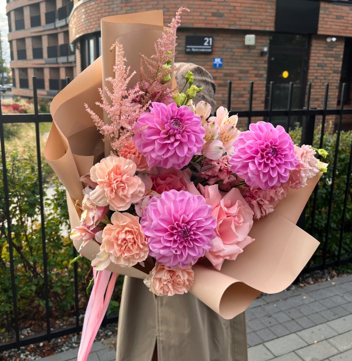 Авторский с Георгинами