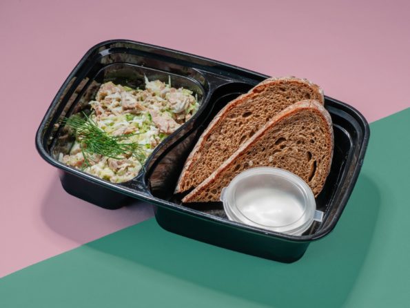 Брускетта с яйцом и тунцом